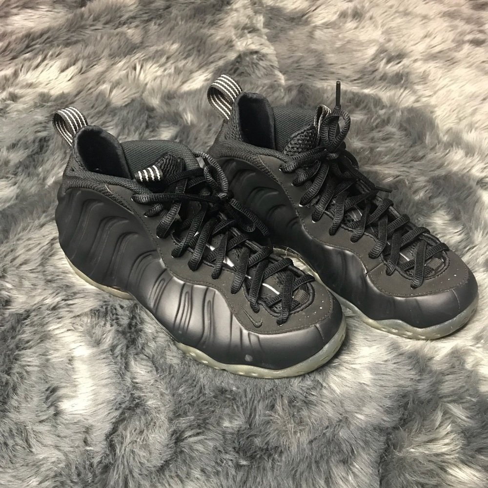 Black Foamposite size 7.5